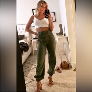 MOTHER green cargo jogger Jean